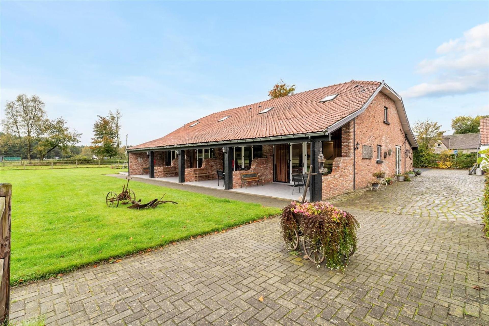 B&B De Kroonhoeve Beringen Exterior photo